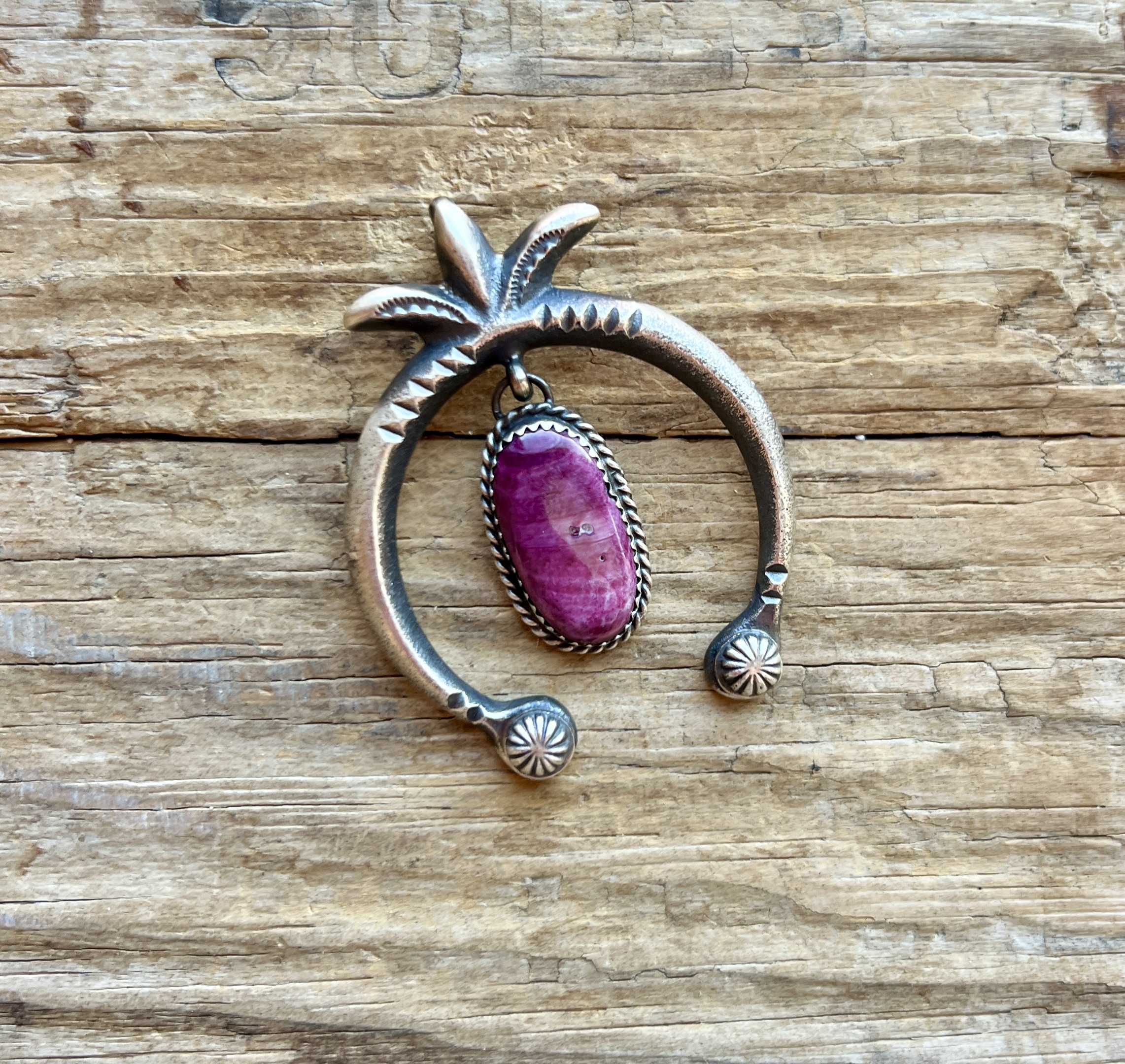 Purple Spiny Oyster Naja Pendant