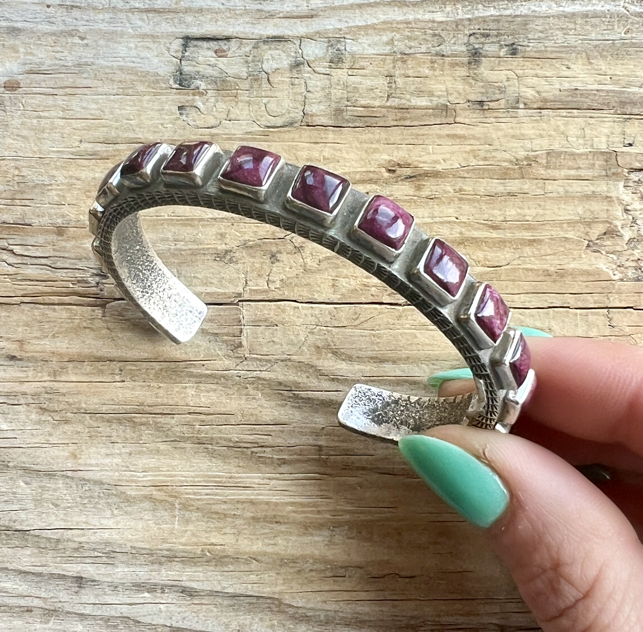 Heavy Purple Spiny Oyster Row Cuff